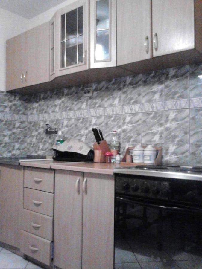 Studios Milosev Bar Luaran gambar